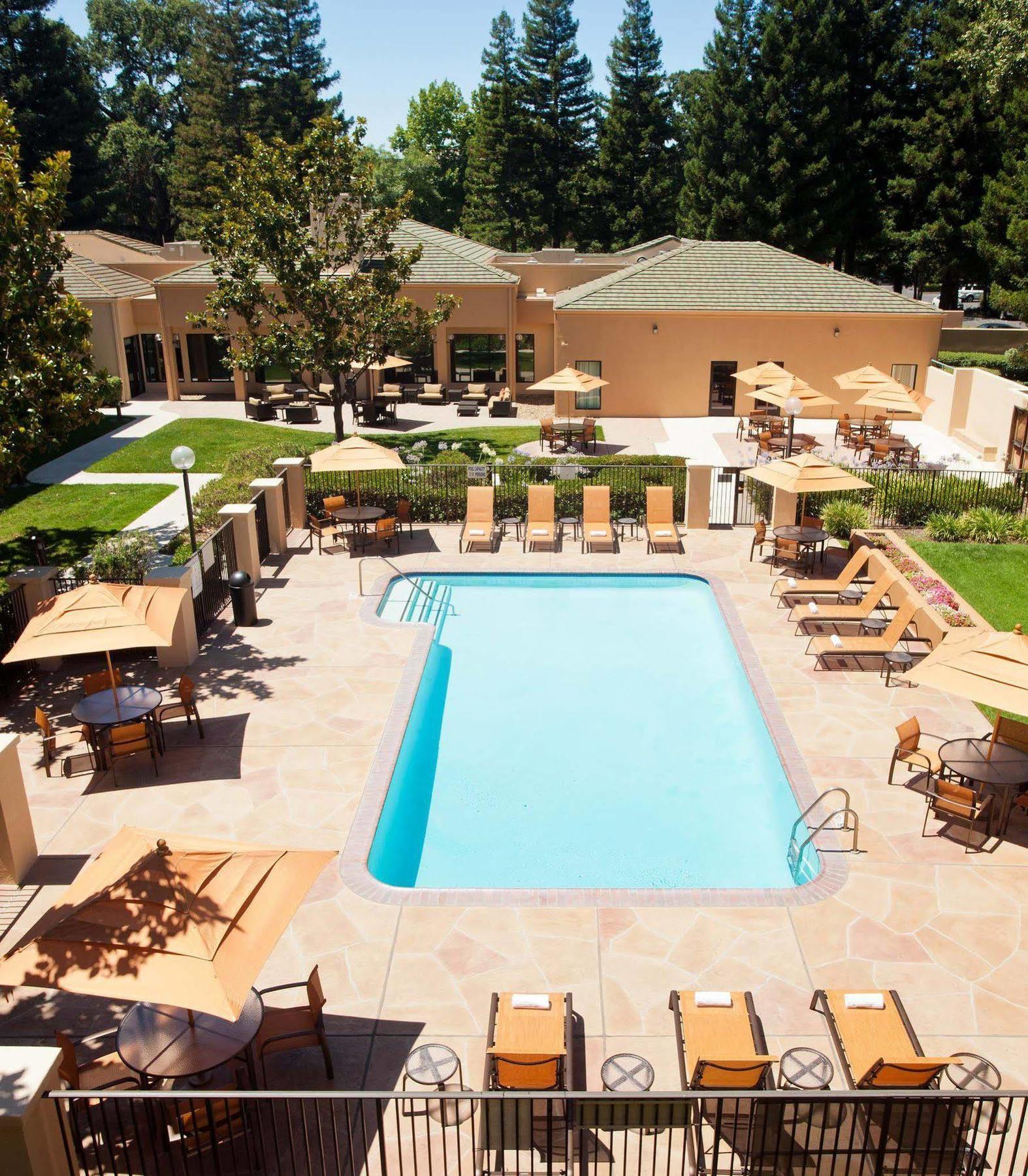 Courtyard Sacramento Airport Natomas Hotel Ngoại thất bức ảnh