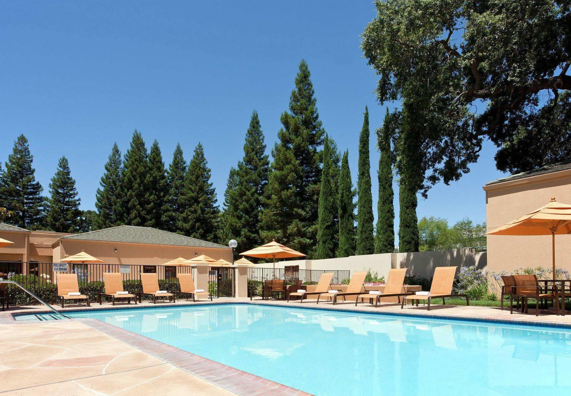 Courtyard Sacramento Airport Natomas Hotel Ngoại thất bức ảnh